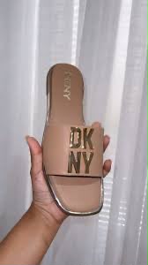 SANDALIA DKNY 